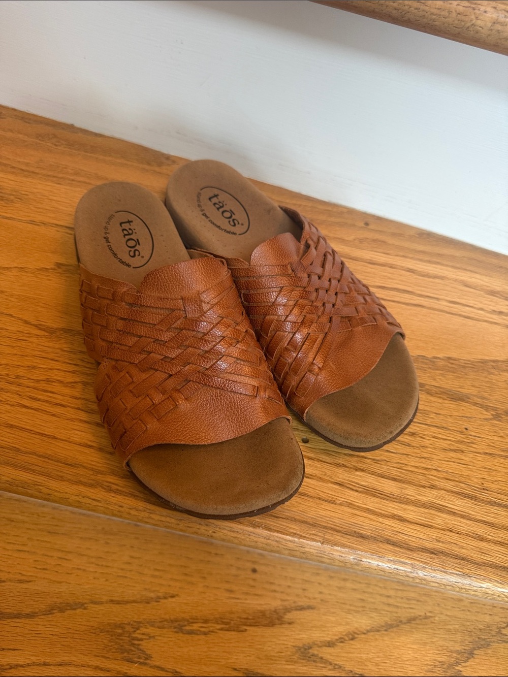 Taos Footwear Women's Tan Woven Leather Slides